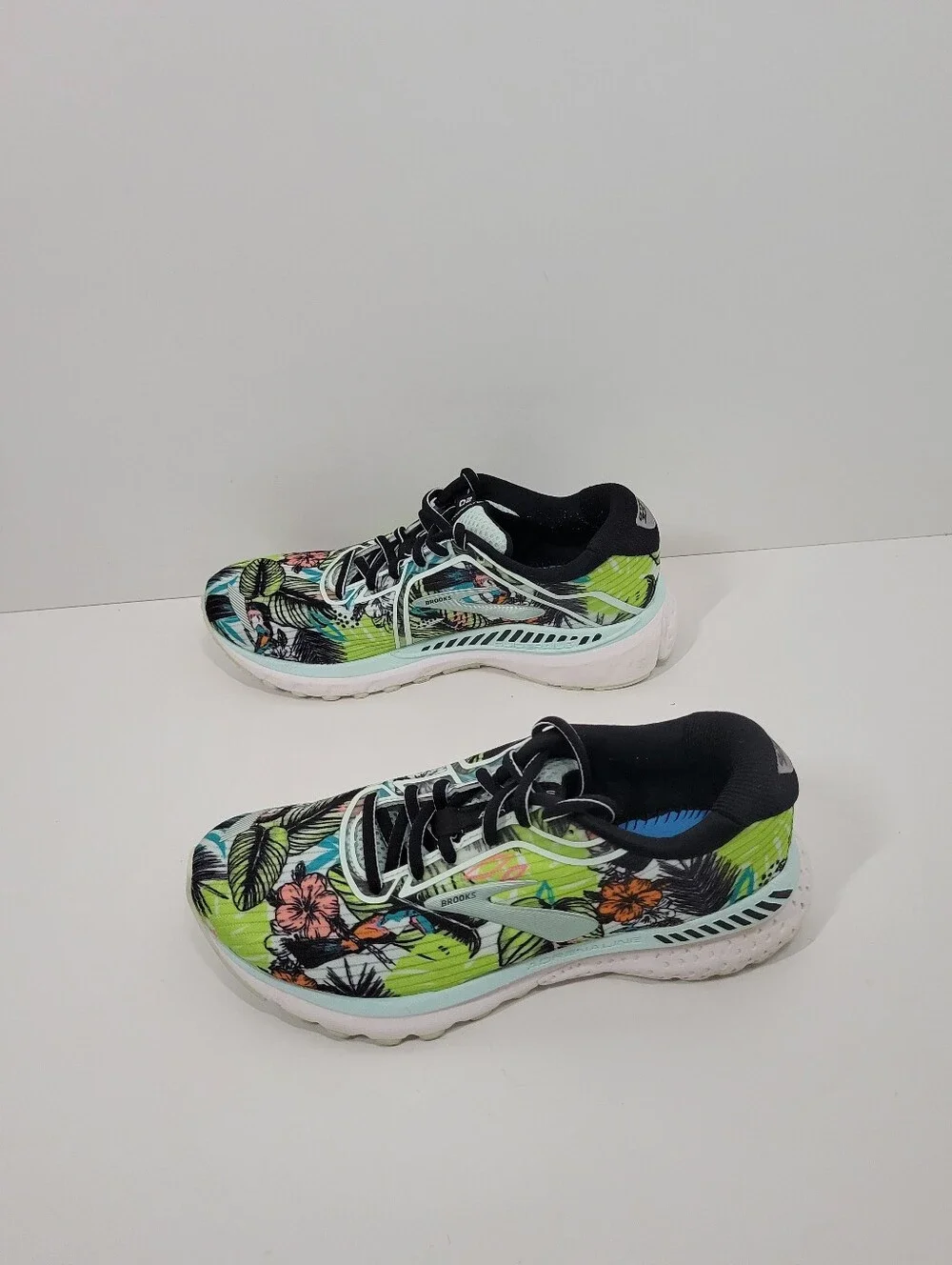 Brooks Adrenaline GTS 20 Green Tropical Floral Gym Running Sneakers Women Sz 7.5 - Picture 1 of 7